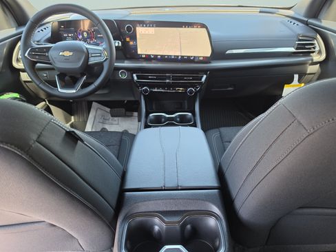 New 2027 Chevrolet Traverse LT w/ Driver Confidence Package FWD image 18