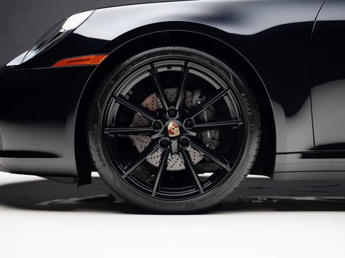 Used 2024 Porsche 911 Carrera 4 AWD/4WD image 19