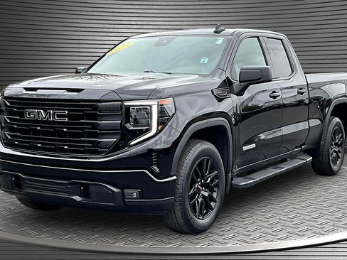 Used 2023 GMC Sierra 1500 Elevation w/ LPO, Elevation Black Package image 3