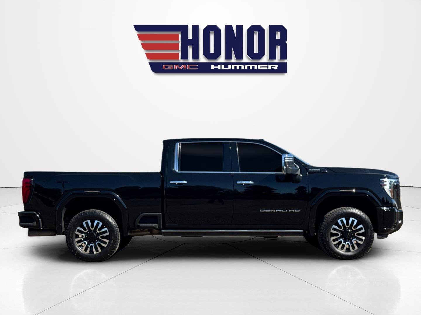 Used 2024 GMC Sierra 2500 Denali Ultimate AWD/4WD image 3