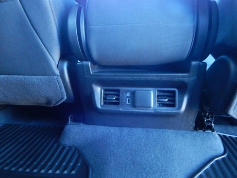 Used 2025 Chevrolet Silverado 2500 LT w/ Convenience Package image 14