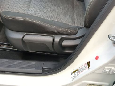 Used 2021 Nissan Rogue S image 17