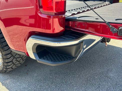 Used 2022 Chevrolet Silverado 1500 LTZ w/ Technology Package image 47