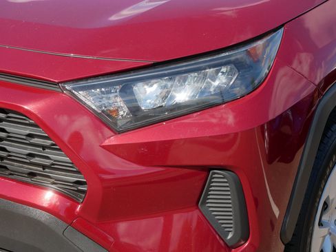 Used 2019 Toyota RAV4 LE w/ Carpet Mat Package AWD/4WD image 16