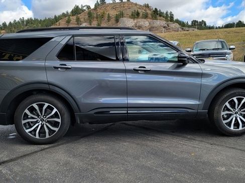 Used 2025 Ford Explorer ST-Line image 5