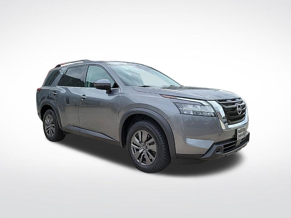 Used 2022 Nissan Pathfinder SV AWD/4WD image 6