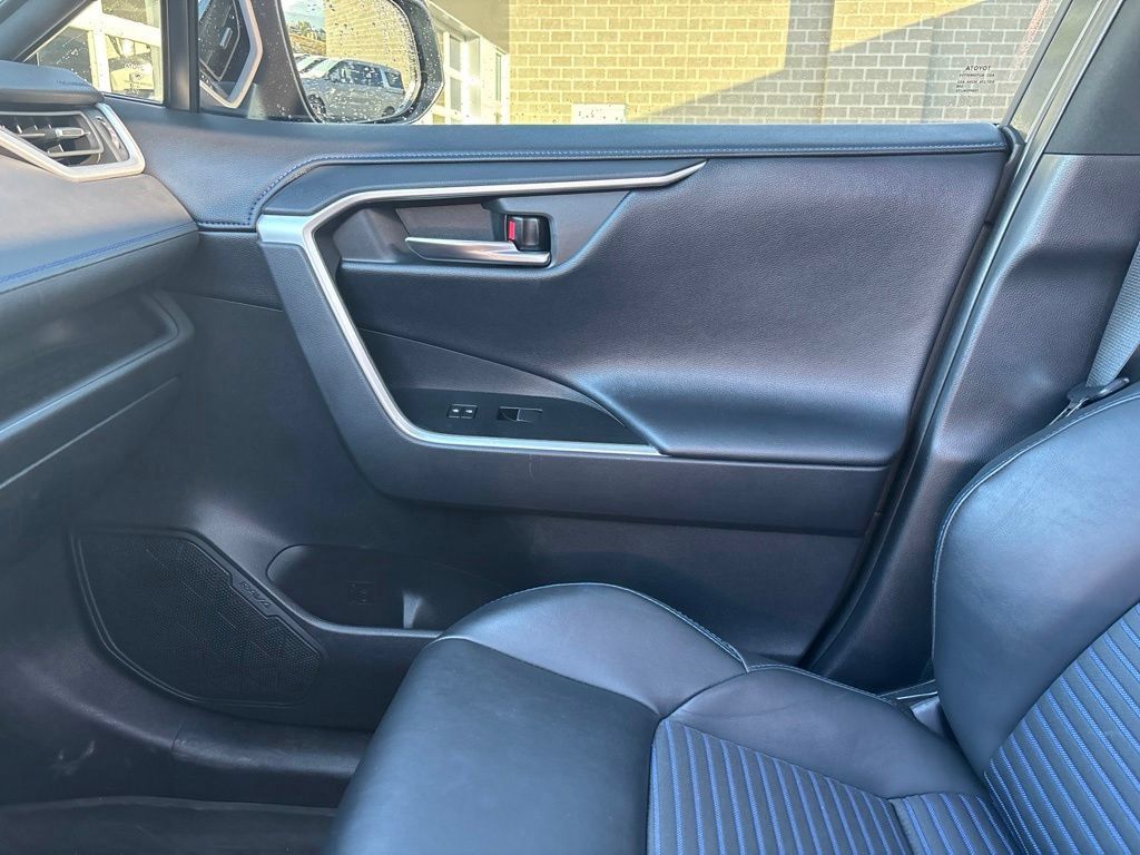 Used 2020 Toyota RAV4 XSE AWD/4WD image 11