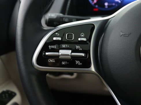 Certified 2022 Mercedes-Benz GLB 250 image 13