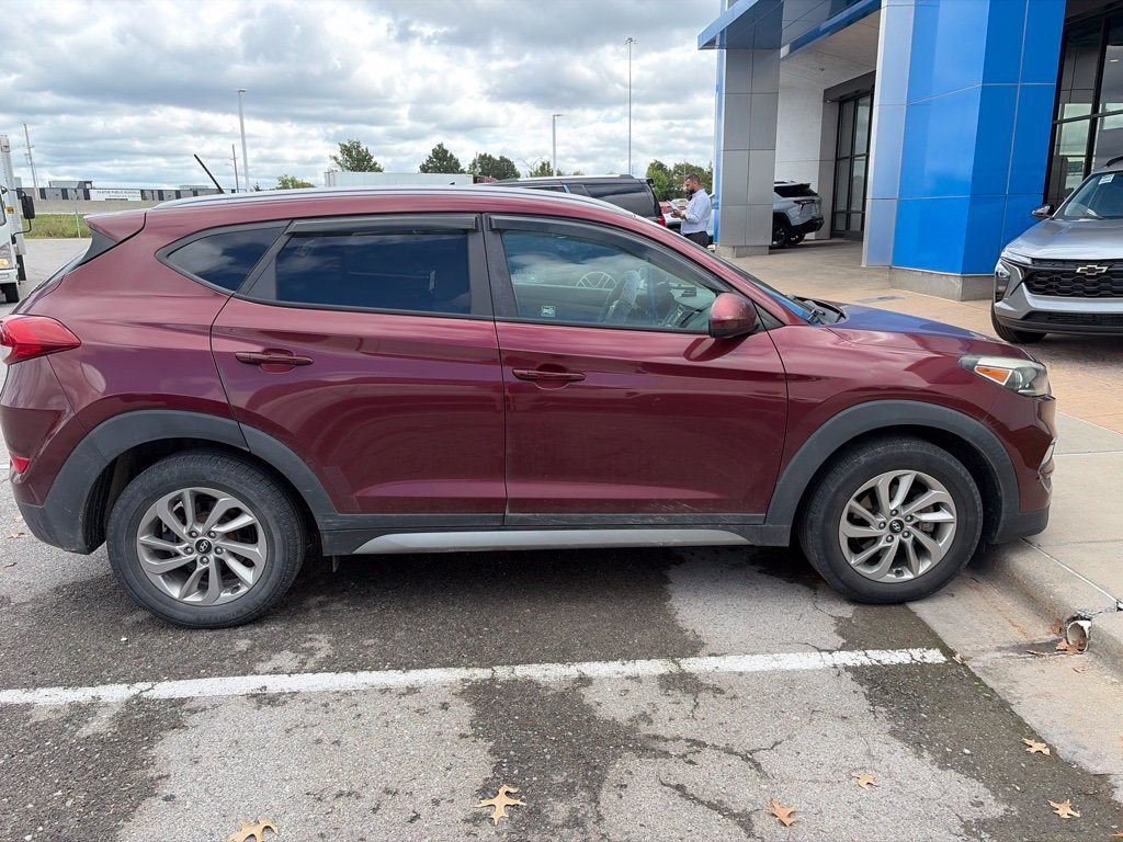 Used 2017 Hyundai Tucson SE w/ SE Popular Package 02 AWD/4WD image 3
