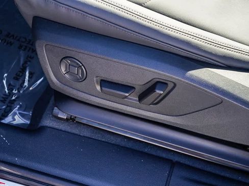 New 2025 Audi Q3 2.0T Premium image 24