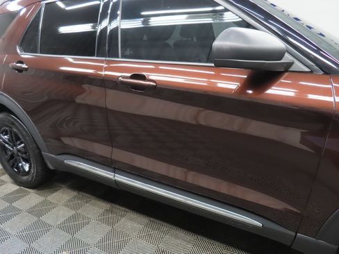 Used 2020 Ford Explorer XLT w/ Equipment Group 202A image 33