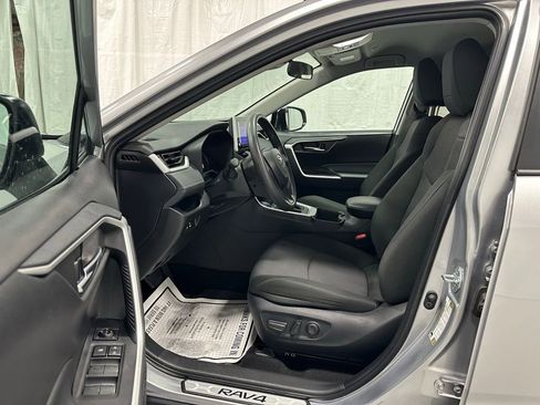 Used 2025 Toyota RAV4 XLE image 10