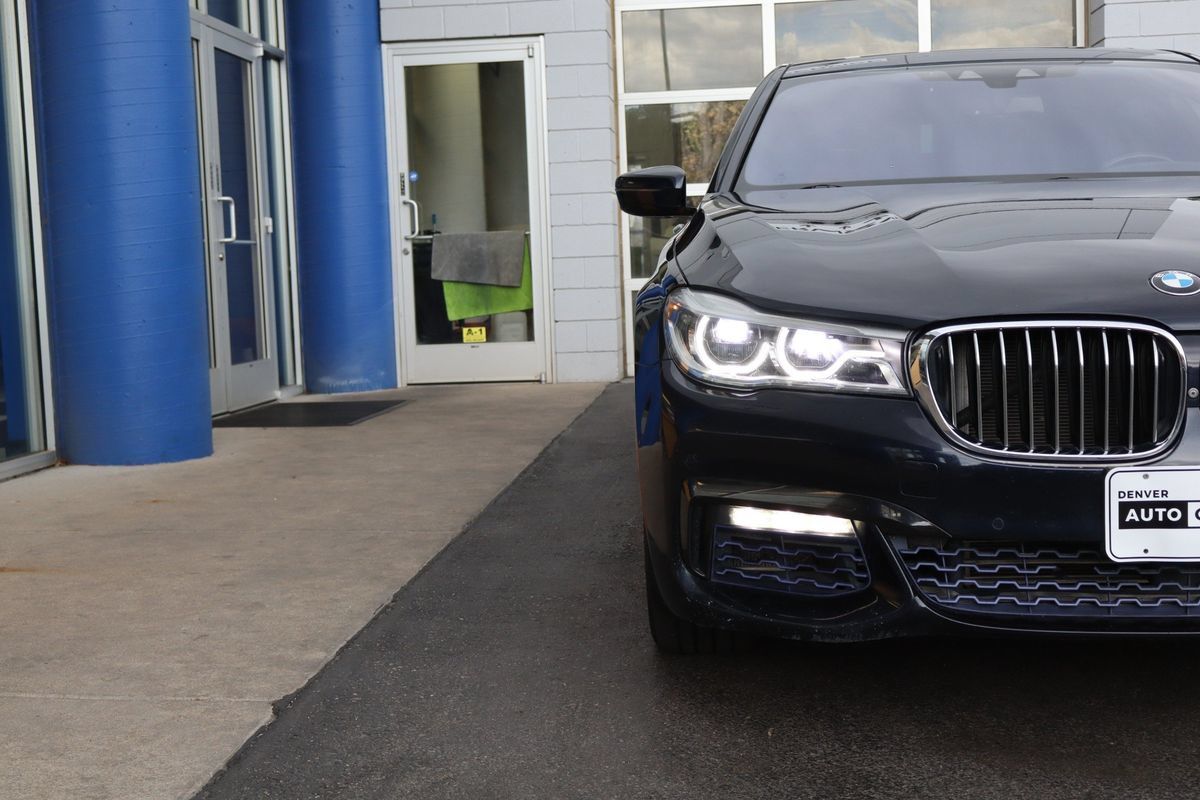 Used 2017 BMW 750i xDrive AWD/4WD image 33
