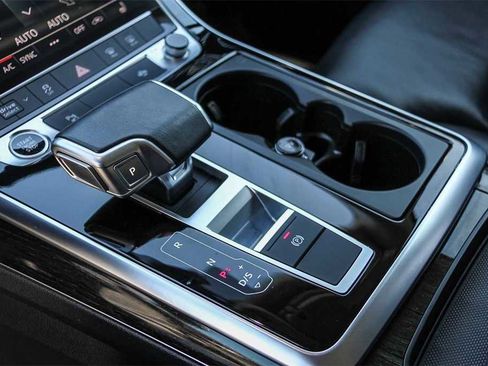 Used 2023 Audi Q7 Premium w/ Convenience Package image 20