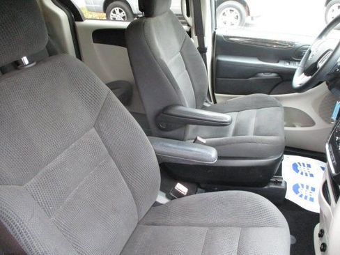 Used 2017 Dodge Grand Caravan SE w/ Power Window Group image 17