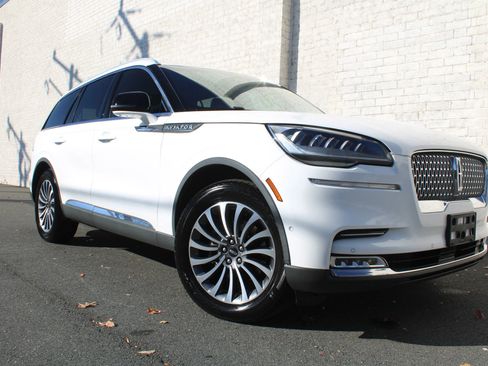 Used 2020 Lincoln Aviator Reserve w/ Equipment Group 201A image 8