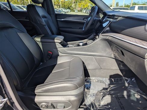 Used 2024 Jeep Grand Cherokee Limited w/ Trailer Tow Package image 10