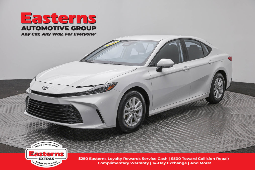 Used 2025 Toyota Camry LE FWD image 1