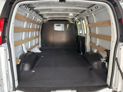 Used 2024 Chevrolet Express 2500 w/ Driver Convenience Package image 8