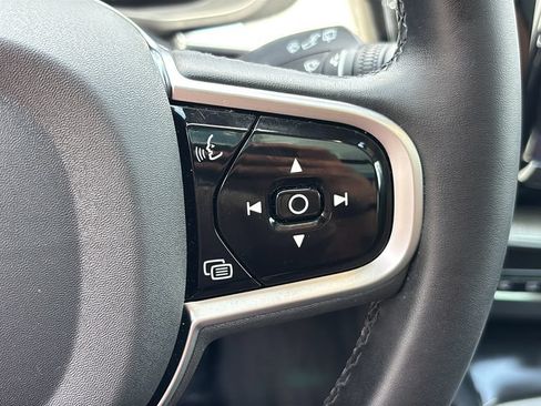 Certified 2025 Volvo XC60 T8 Plus w/ Protection Package Premier AWD/4WD image 17