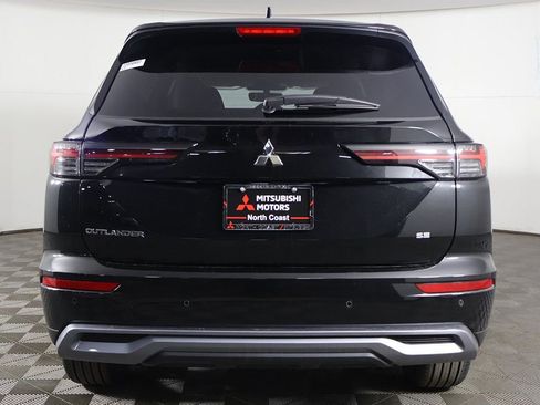 New 2026 Mitsubishi Outlander SE FWD image 12