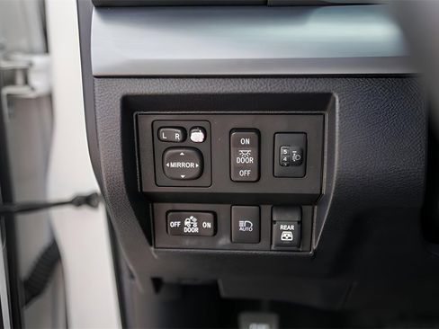 Used 2020 Toyota Tundra Platinum image 18