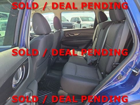 Used 2017 Nissan Rogue SV AWD/4WD image 11