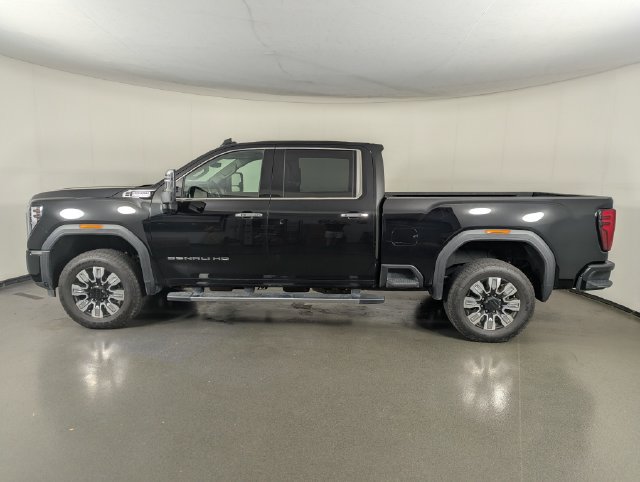 Used 2025 GMC Sierra 3500 Denali w/ Denali Reserve Package AWD/4WD image 5