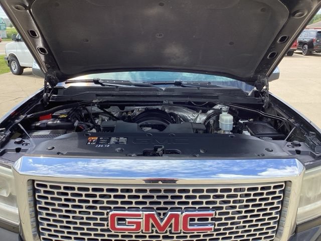 Used 2015 GMC Sierra 1500 Denali w/ Driver Alert Package AWD/4WD image 17