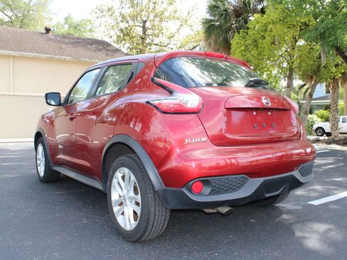 Used 2016 Nissan Juke S FWD image 5