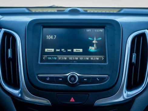 Used 2018 Chevrolet Equinox LS image 29