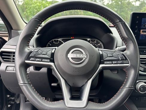 Certified 2024 Nissan Altima 2.5 SR w/ SR Premium Package FWD image 15