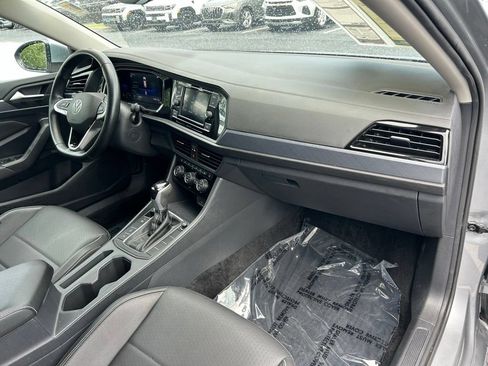 Used 2023 Volkswagen Jetta SE w/ Black Wheel Package FWD image 44