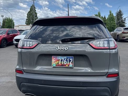 Used 2020 Jeep Cherokee Latitude Lux w/ Comfort/Convenience Group FWD image 2