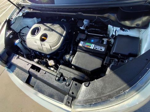 Used 2018 Kia Soul + FWD image 12