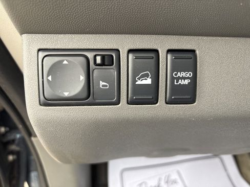 Used 2016 Nissan Frontier SV image 3