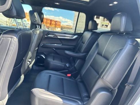 Used 2025 GMC Acadia Elevation w/ Elevation Premium Package AWD/4WD image 29