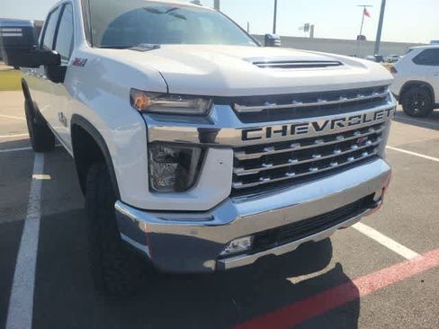 Used 2020 Chevrolet Silverado 2500 LTZ w/ LTZ Texas Edition AWD/4WD image 4