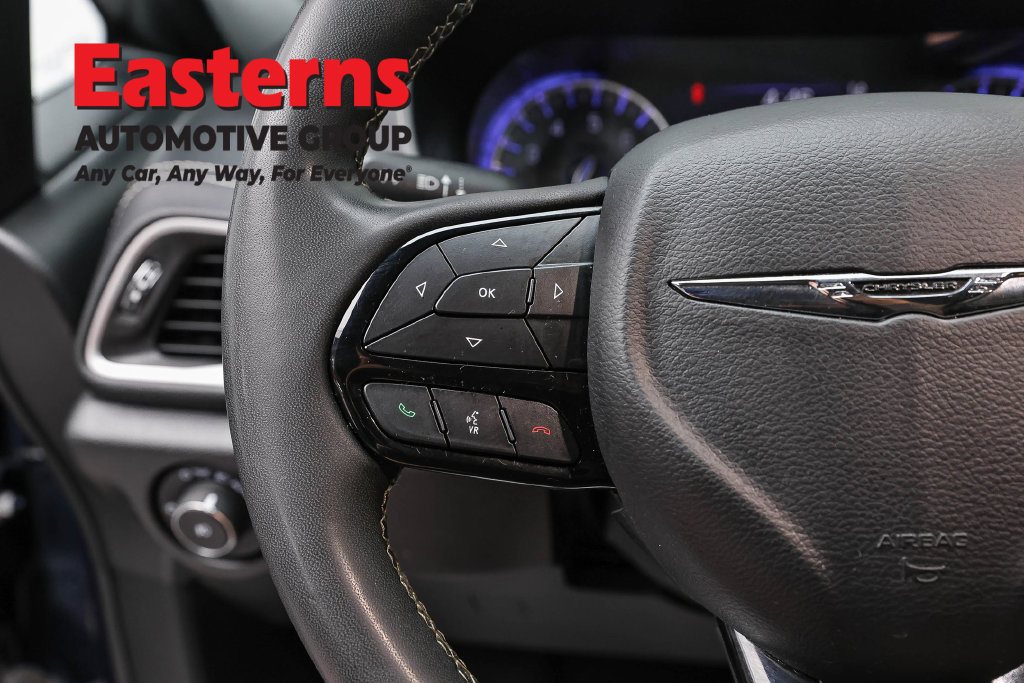 Used 2023 Chrysler Pacifica Touring-L w/ S Appearance Package FWD image 16