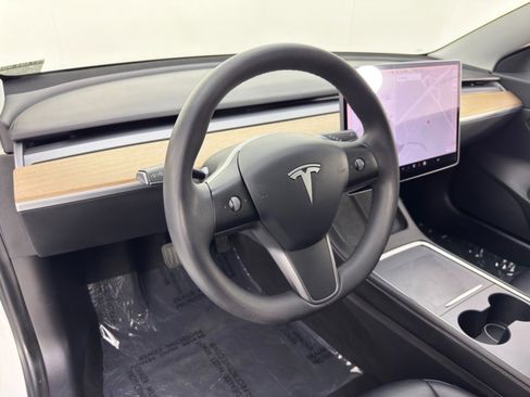 Used 2021 Tesla Model 3 Standard Range Plus image 14