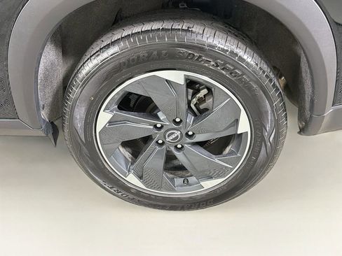 Used 2024 Nissan Rogue SV image 29