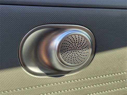 Used 2025 Hyundai Elantra SE image 15