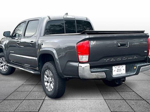 Used 2017 Toyota Tacoma SR5 image 12