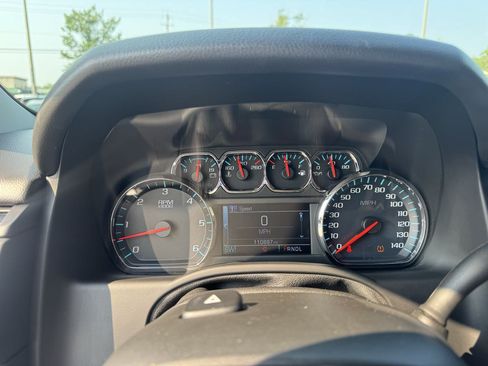 Used 2020 Chevrolet Tahoe LT w/ Luxury Package RWD image 23