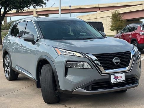 Used 2023 Nissan Rogue SL w/ SL Premium Package FWD image 3