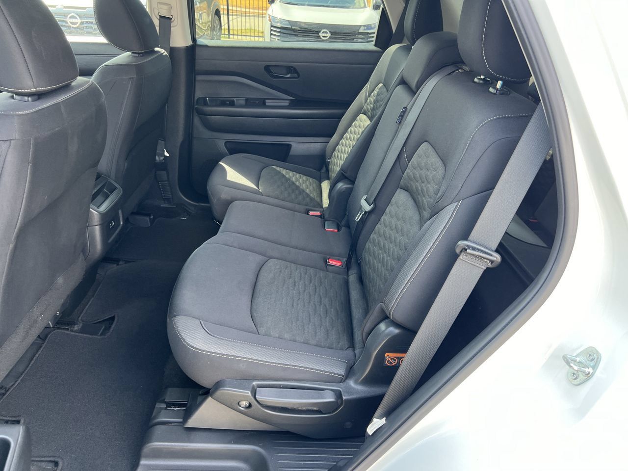 Used 2023 Nissan Pathfinder S FWD image 9