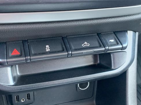 Used 2019 Chevrolet Colorado LT w/ LT Convenience Package RWD image 11