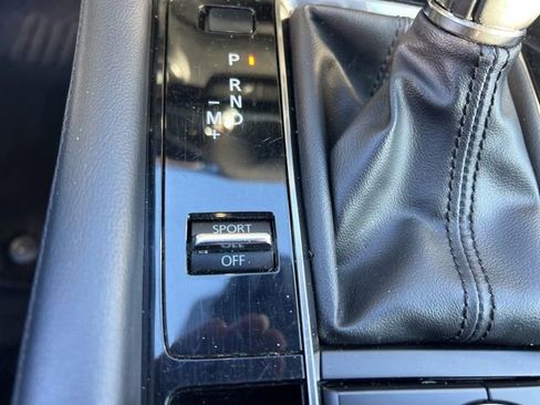 Used 2024 MAZDA MAZDA3 s image 22