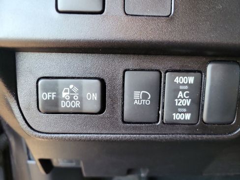 Used 2023 Toyota Tacoma SR5 image 32