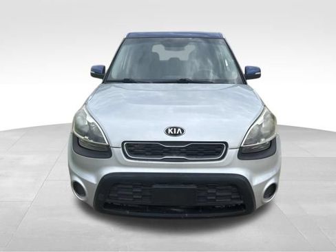 Used 2012 Kia Soul + w/ Audio Pkg FWD image 8